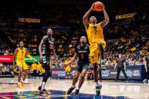 WVU holds off Cincinnati, 62-59, after a wild and chaotic finish